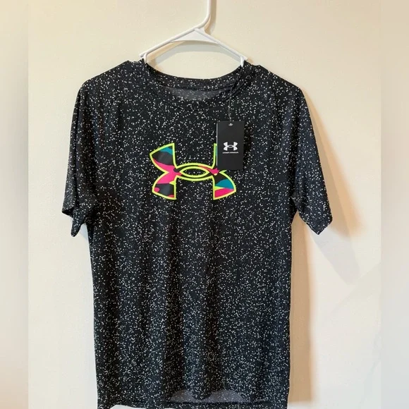 2 Under Armour Shirts - Picture 8 of 12